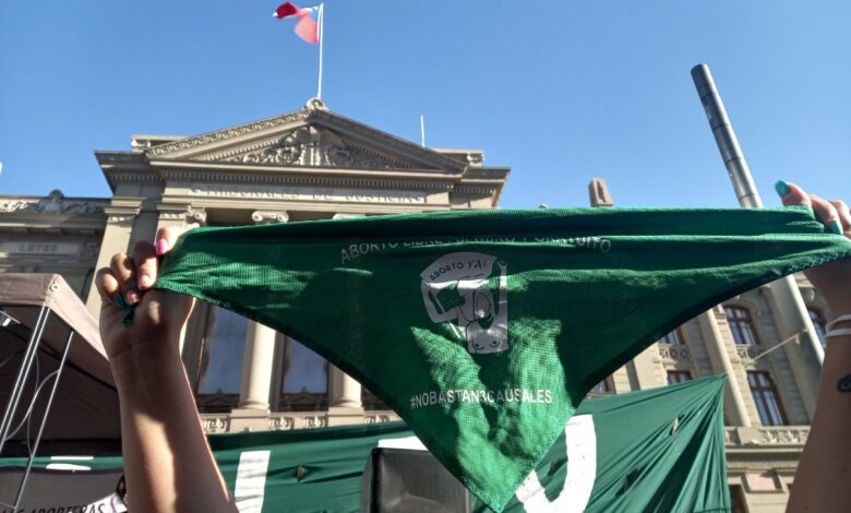 Derecho al aborto se incluye en borrador de la nueva Constitución chilena | Video