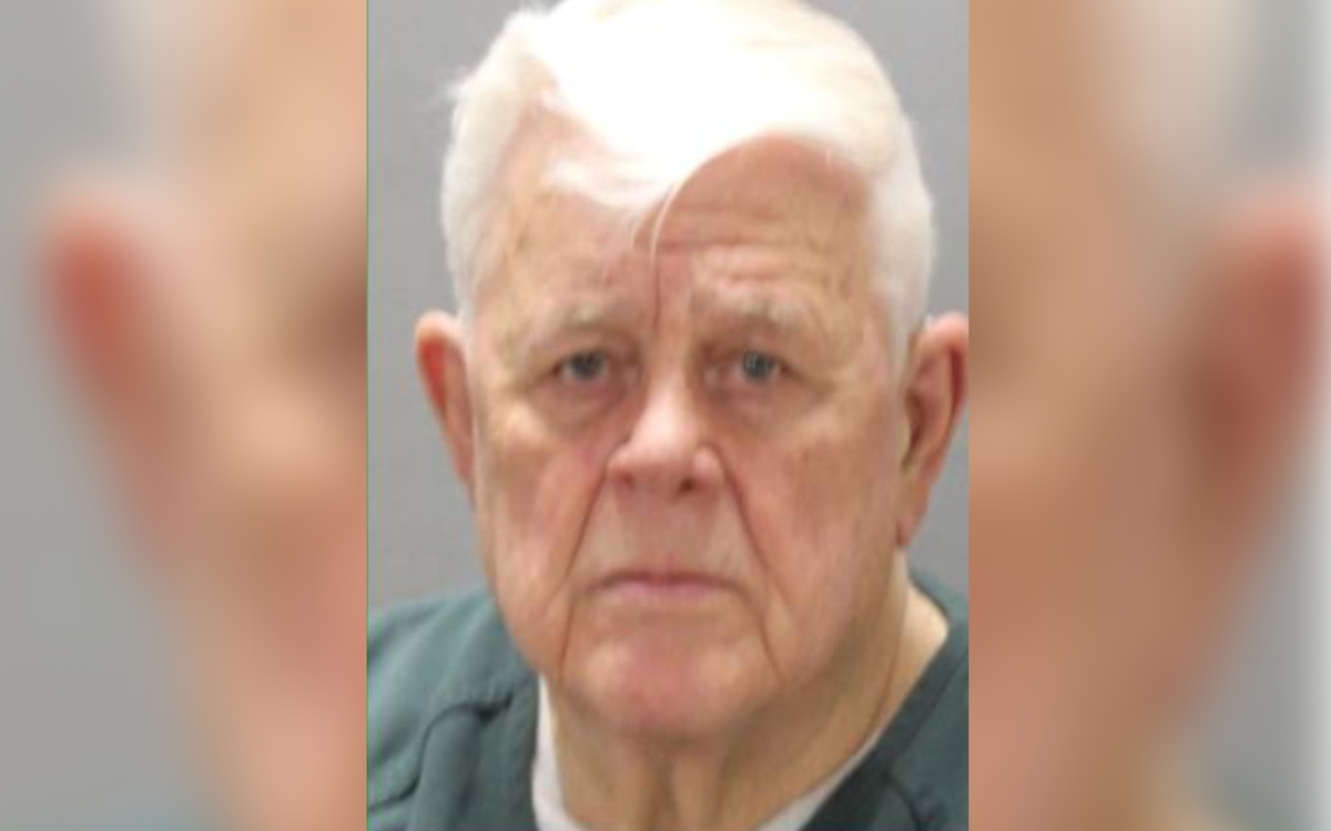 Detienen a pastor de Florida que abusó de menores durante 30 años