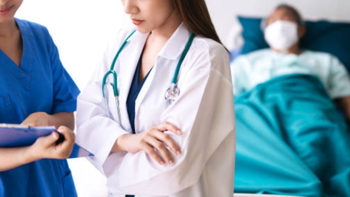 Dificultad para moverse o hablar, el nuevo síntoma del coronavirus