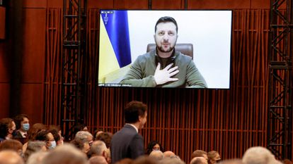 El presidente ucranio Zelenski habla por videollamada ante el Parlamento de Canadá este martes.