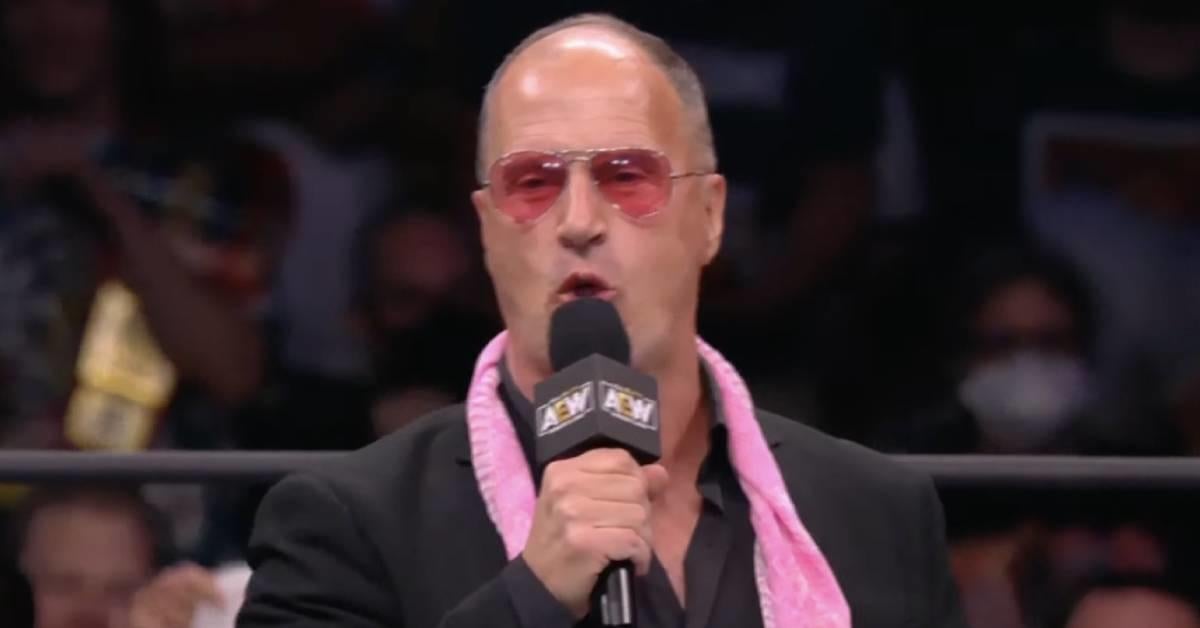 Don Callis engaña a los fanáticos con el regreso falso de Kenny Omega durante la entrada de AEW Revolution