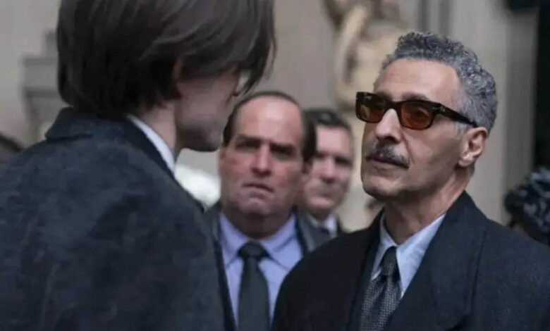 El John Turturro de Batman reacciona al giro de Carmine Falcone