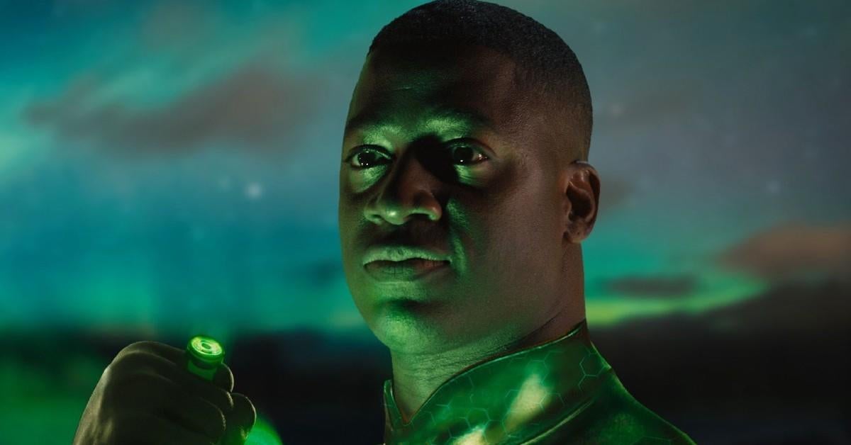 El actor de Green Lantern Wayne T. Carr celebra el aniversario de Snyder Cut con una nueva foto