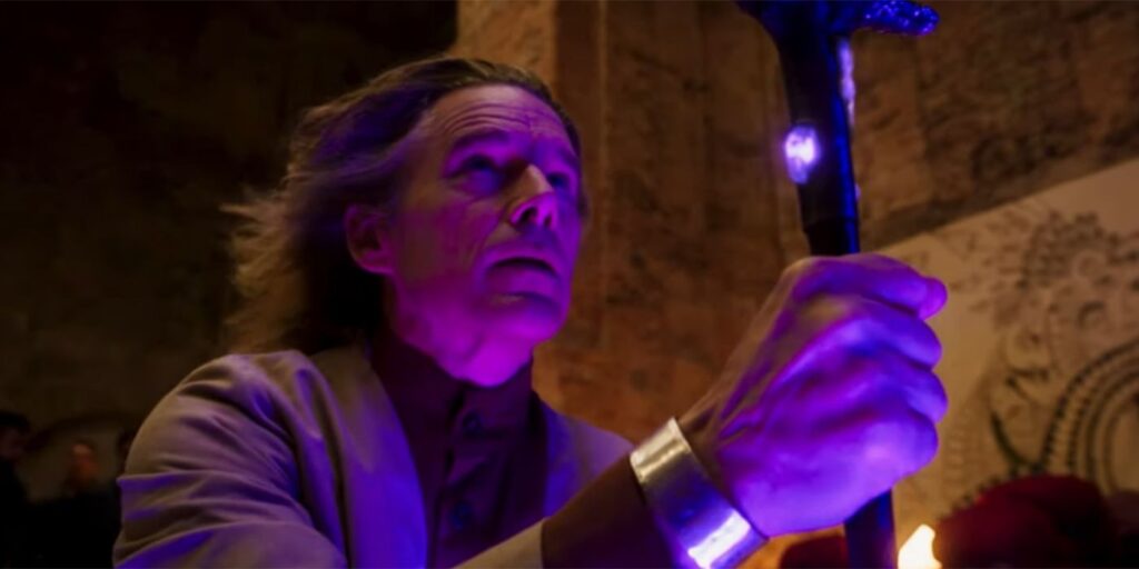 El clip de Moon Knight revela que el villano de Ethan Hawke usa poderes para invocar a un demonio