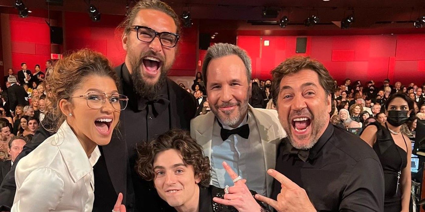 El elenco de Dune celebra la victoria en los Oscar con fotos de BTS de Jason Momoa