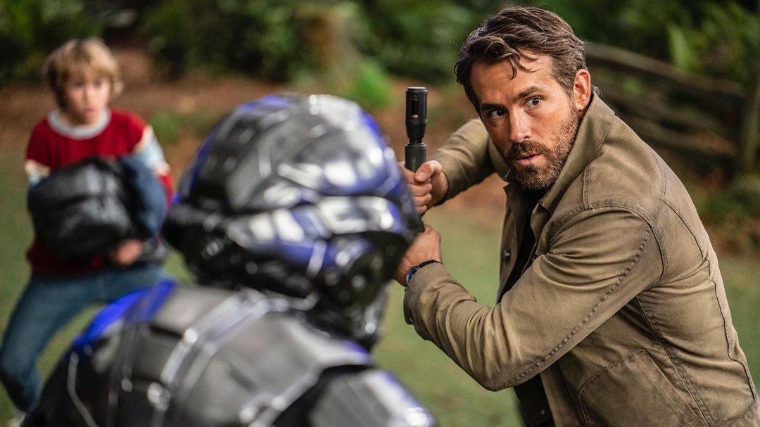 El nuevo éxito de taquilla de Ryan Reynolds se apodera rápidamente del Top 10 de Netflix