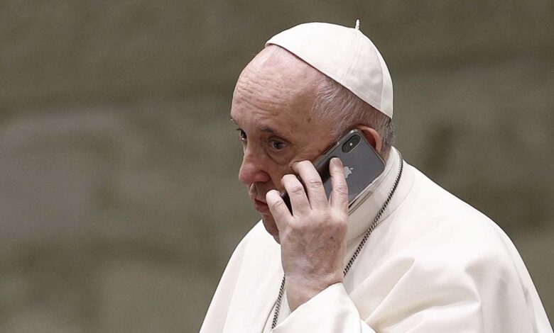 El papa Francisco llama a Zelenski; le dice que está haciendo lo posible para poner fin a la guerra