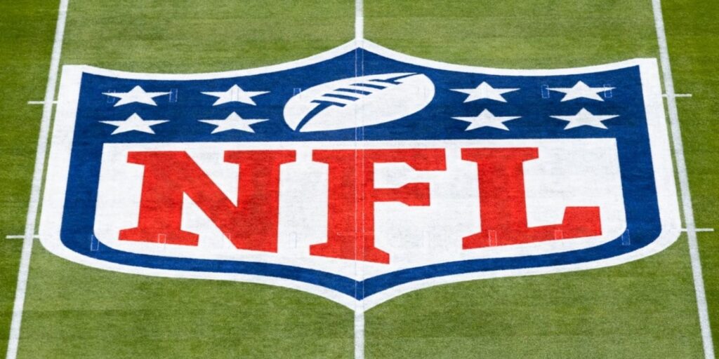 El primer juego oficial de realidad virtual de fútbol americano de la NFL llegará a Quest y PlayStation