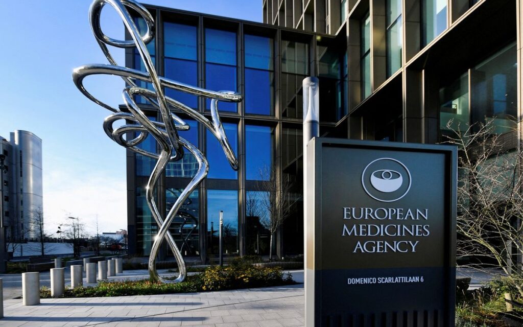 El regulador europeo recomienda Evusheld, el fármaco de AstraZeneca contra Covid-19