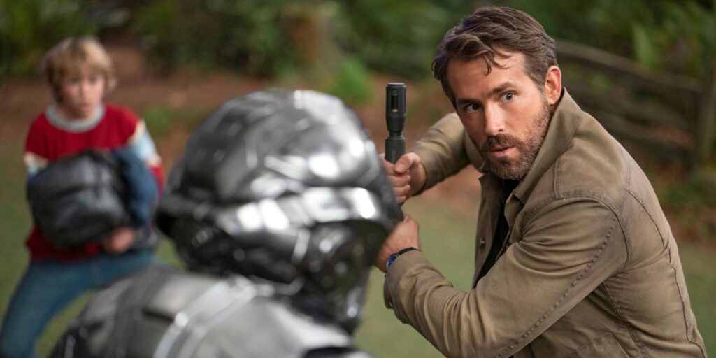 El video de The Adam Project analiza la escena de la pelea con el director y el elenco