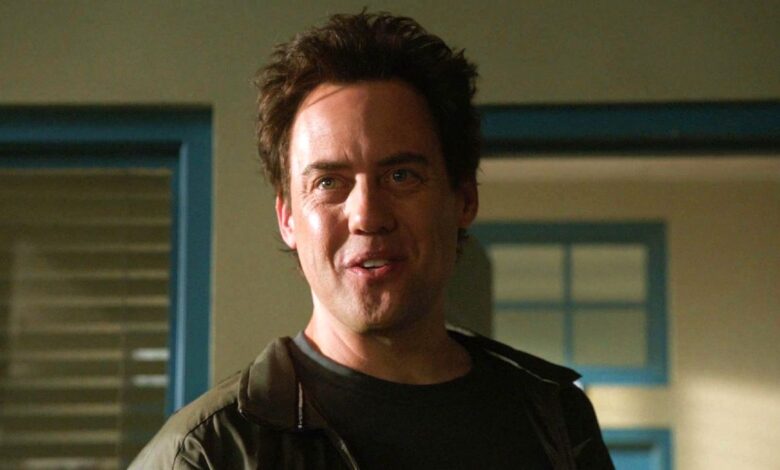 El video del set de filmación de Teen Wolf muestra al actor entrenador regresando a Beacon Hills