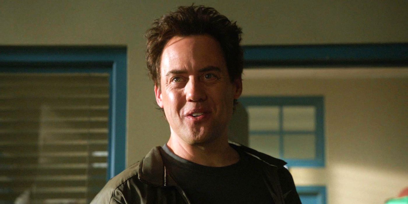 El video del set de filmación de Teen Wolf muestra al actor entrenador regresando a Beacon Hills