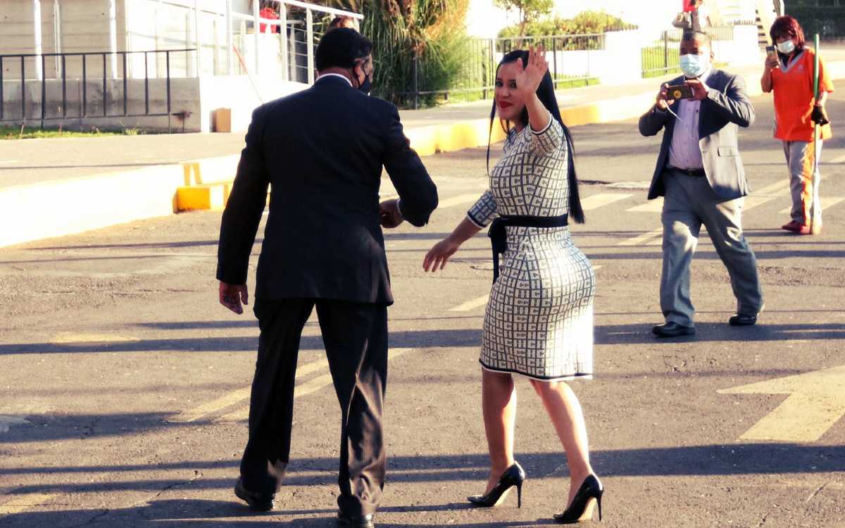 Emiten alerta migratoria para evitar posible fuga de Sandra Cuevas