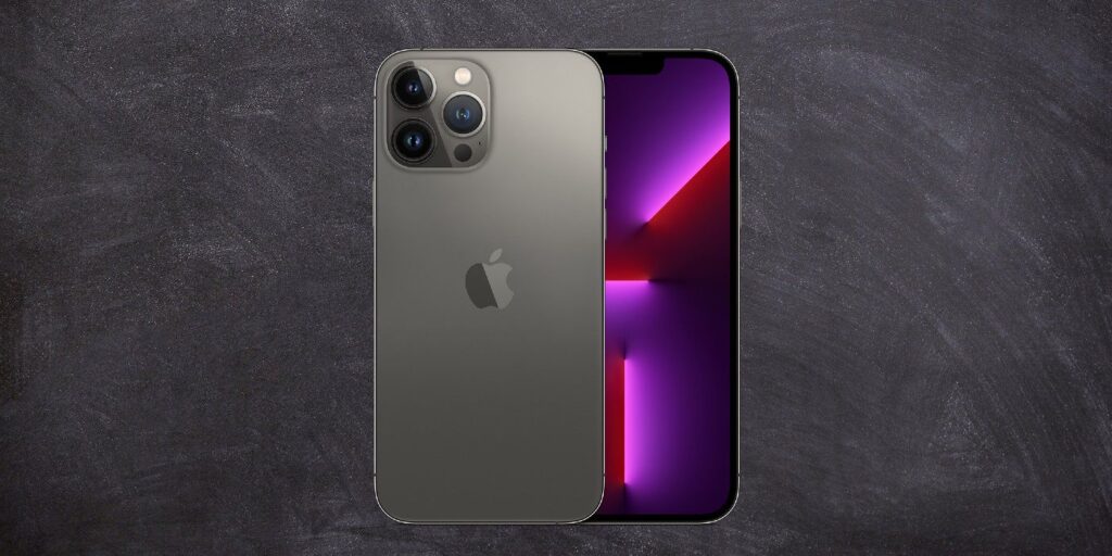 Este iPhone 13 Pro Max tiene USB-C, conector para auriculares y batería adicional