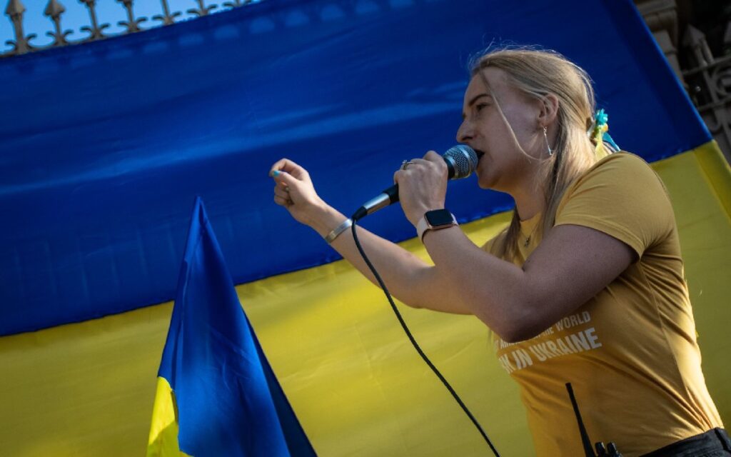 Familias rusas y ucranianas arriban a Tijuana para pedir asilo político en EU