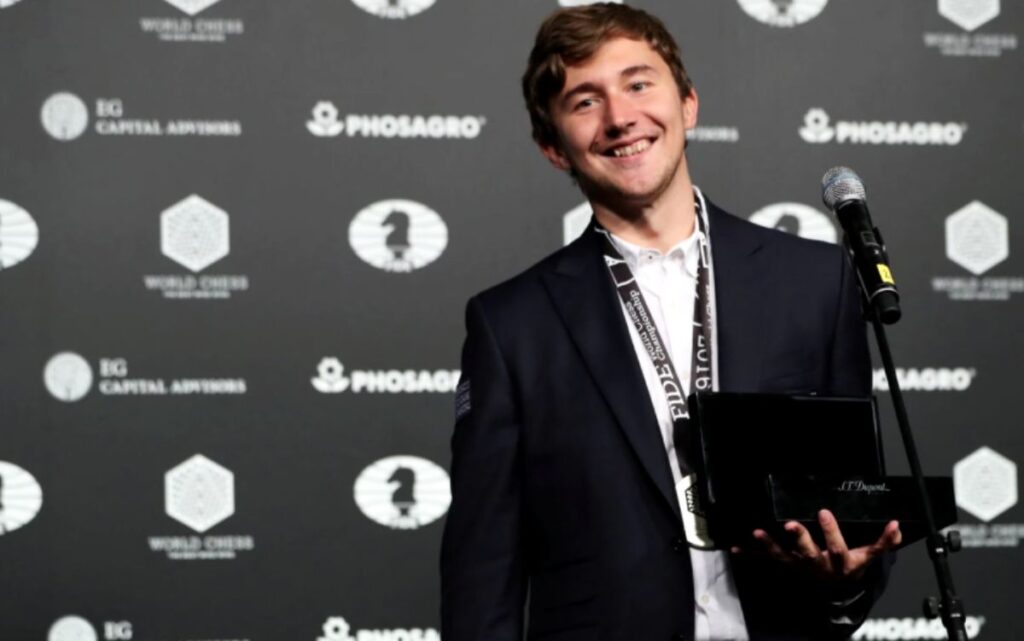 Gran maestro de ajedrez suspendido por sus comentarios a favor de Rusia