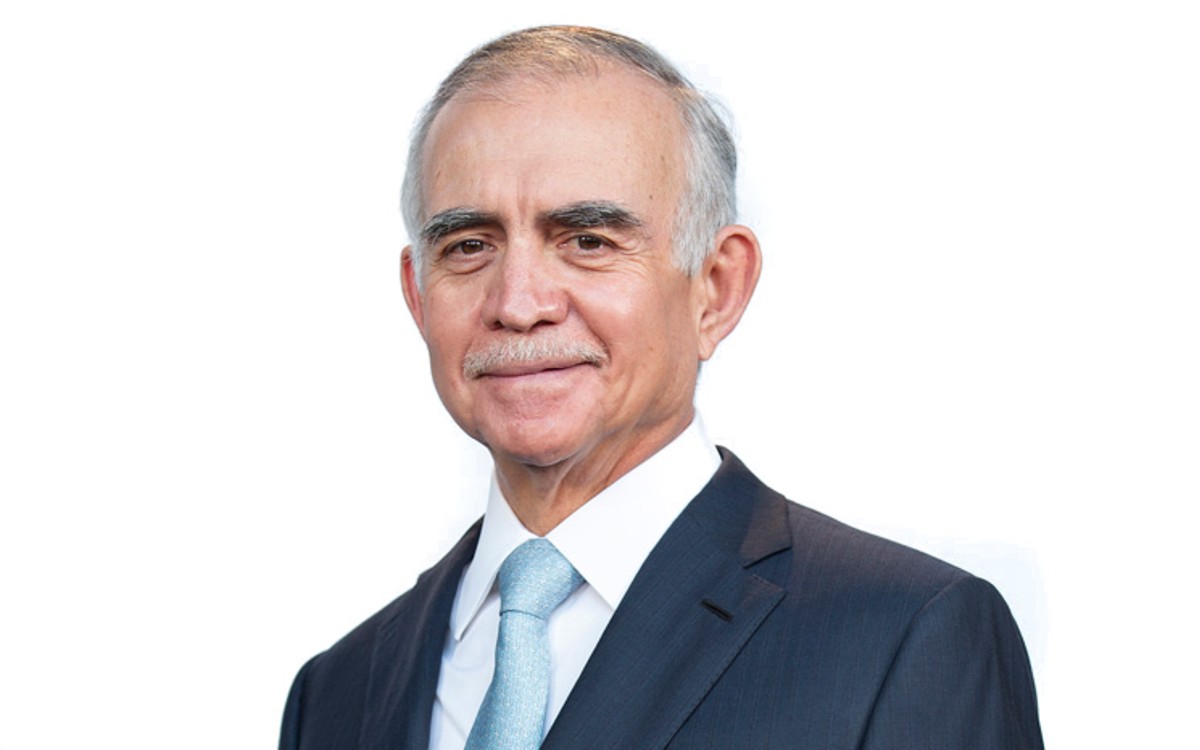 Hackean celular de Alfonso Romo