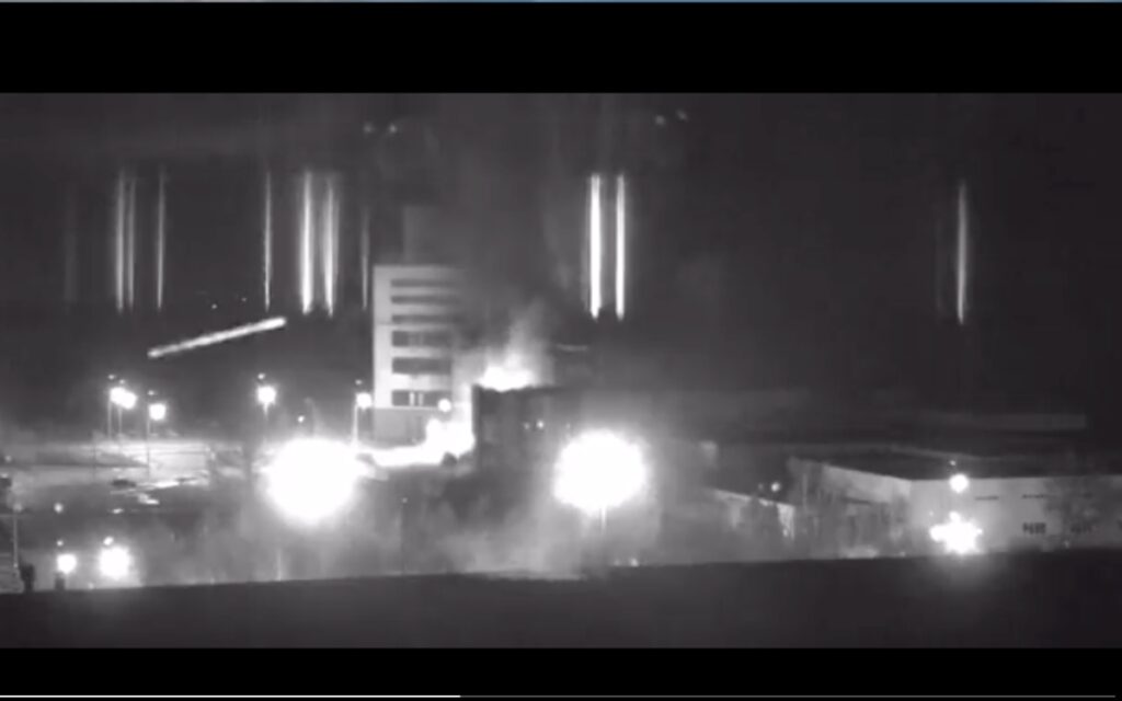 Incendio en central nuclear está 'dentro de las normas', dice Ucrania