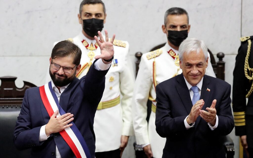 Izquierdista Gabriel Boric asume como presidente en Chile