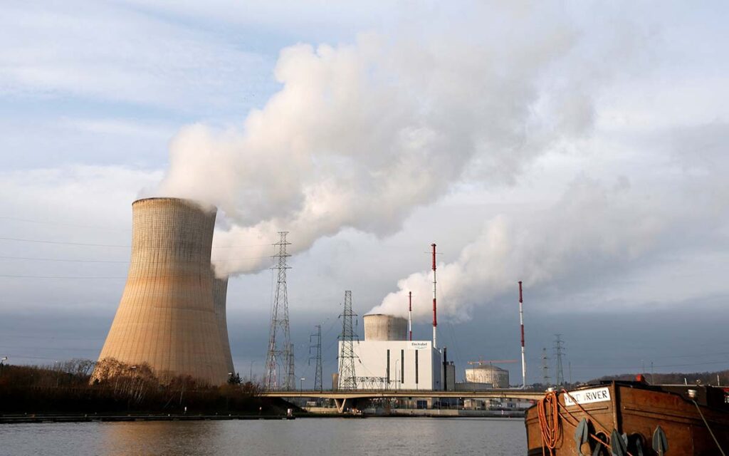 Jefe de OIEA realiza visita no anunciada a Ucrania para poner en marcha plan de asistencia en seguridad