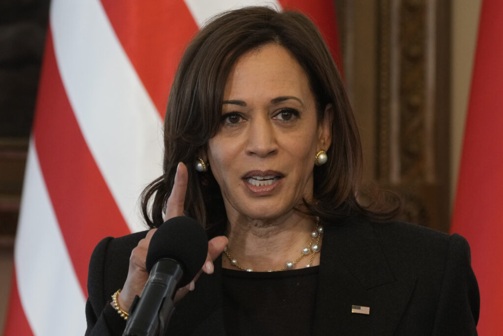 Kamala Harris pide que se investiguen los crímenes de guerra de Rusia