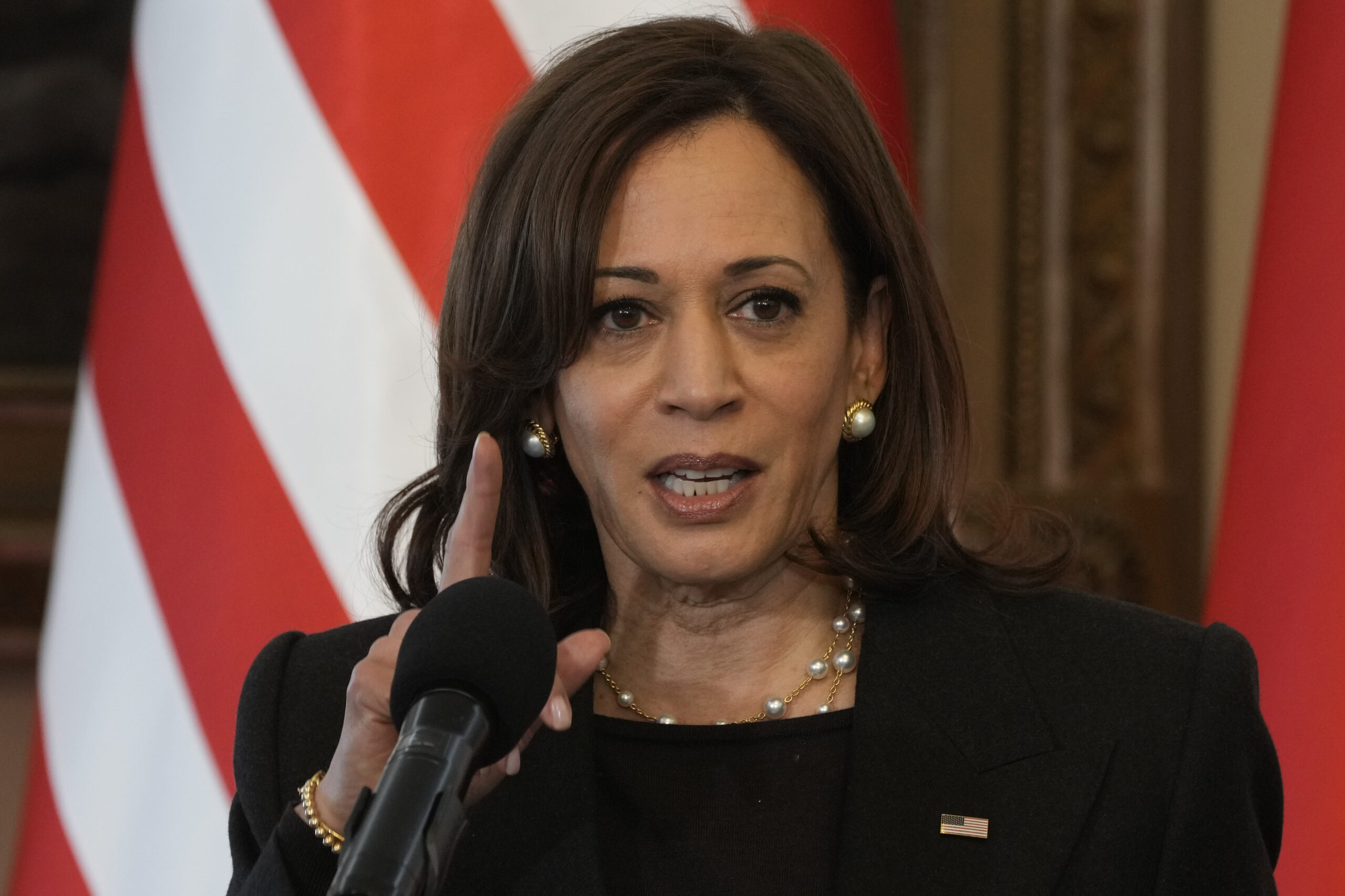 Kamala Harris pide que se investiguen los crímenes de guerra de Rusia