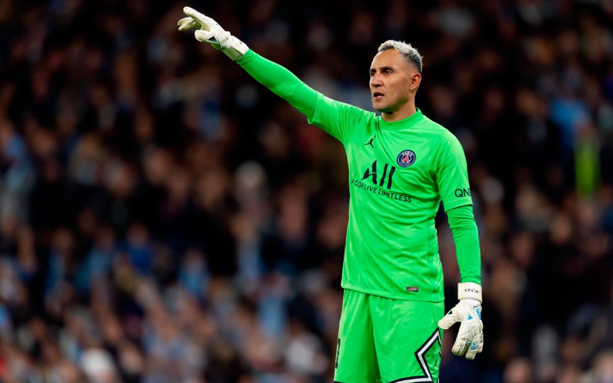 Keylor Navas acoge a 30 refugiados ucranianos en su casa | Video