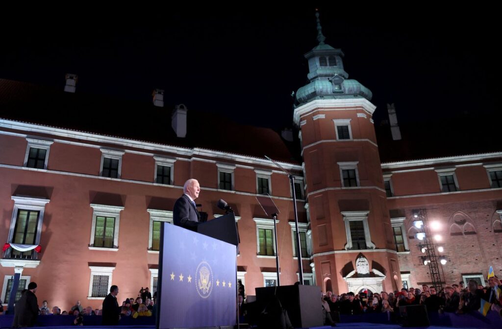 La Casa Blanca intenta apagar el incendio que generó Biden al decir que Putin no puede seguir en el poder