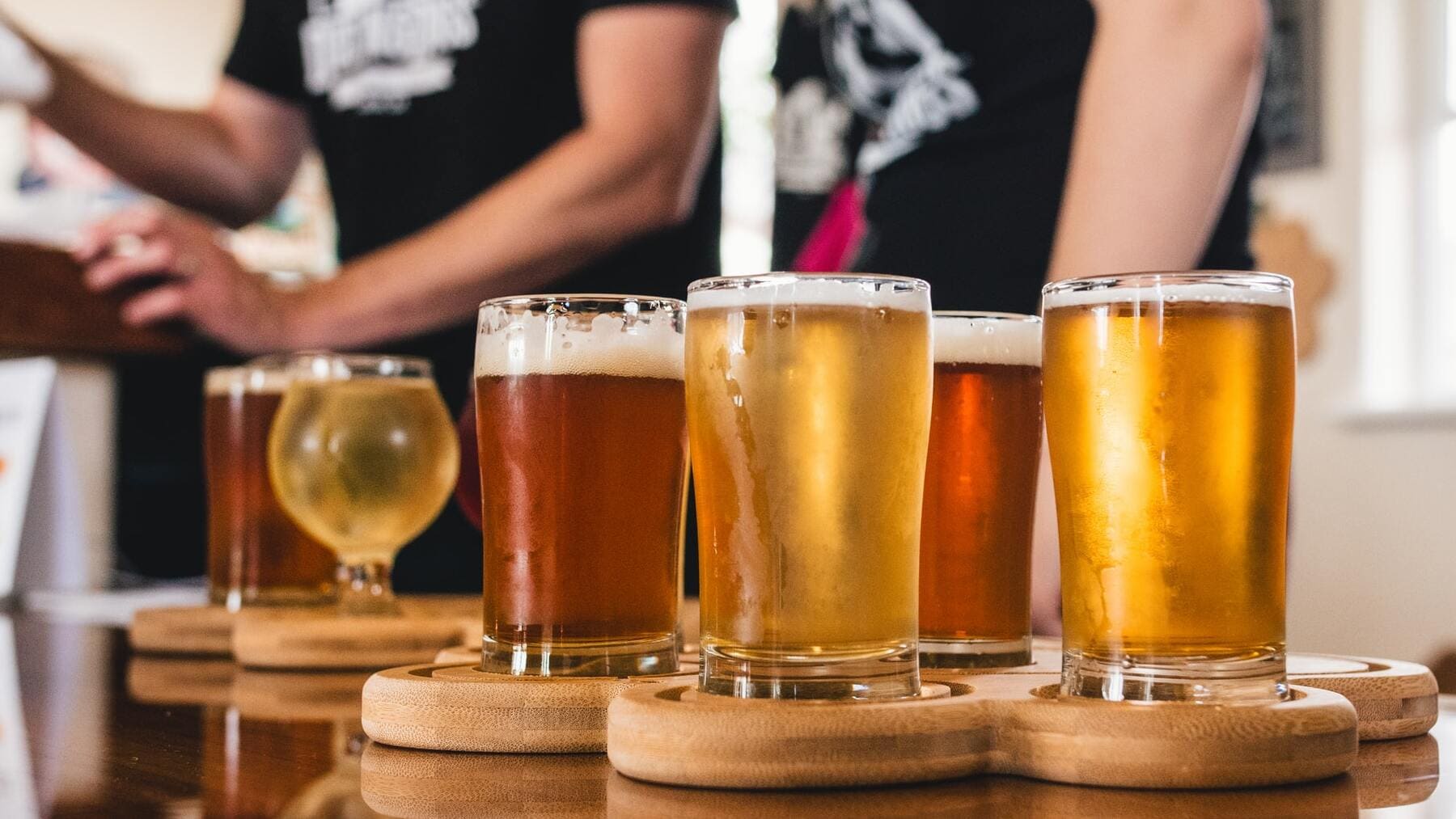 La cerveza con o sin espuma, aquí la razón de cómo hacerlo