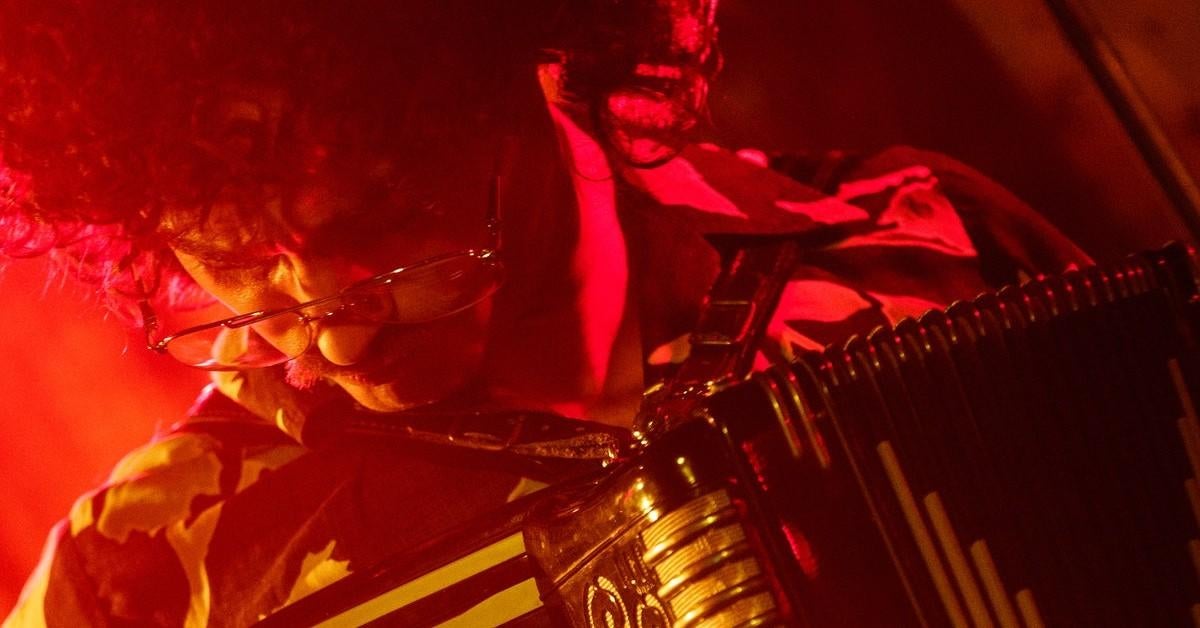 La película biográfica Weird Al de Roku protagonizada por Daniel Radcliffe termina la producción