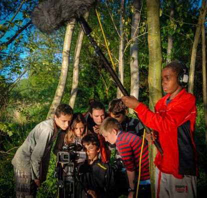 El proyecto Cinema en curs es una herramienta de experimentación, participación, expresión y relación con el mundo para niños y adolescentes.