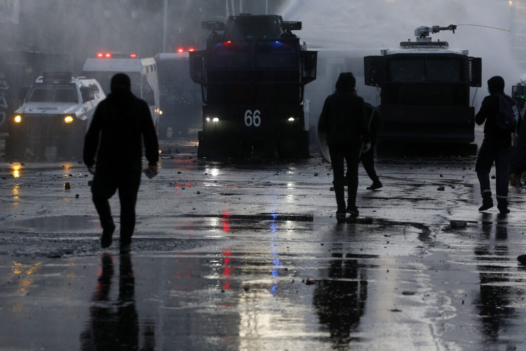 Los presos de las revueltas de 2019 en Chile, una brasa en las manos del presidente Gabriel Boric