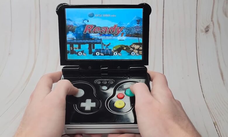Maqueta portátil de GameCube hecha realidad por Console Modder