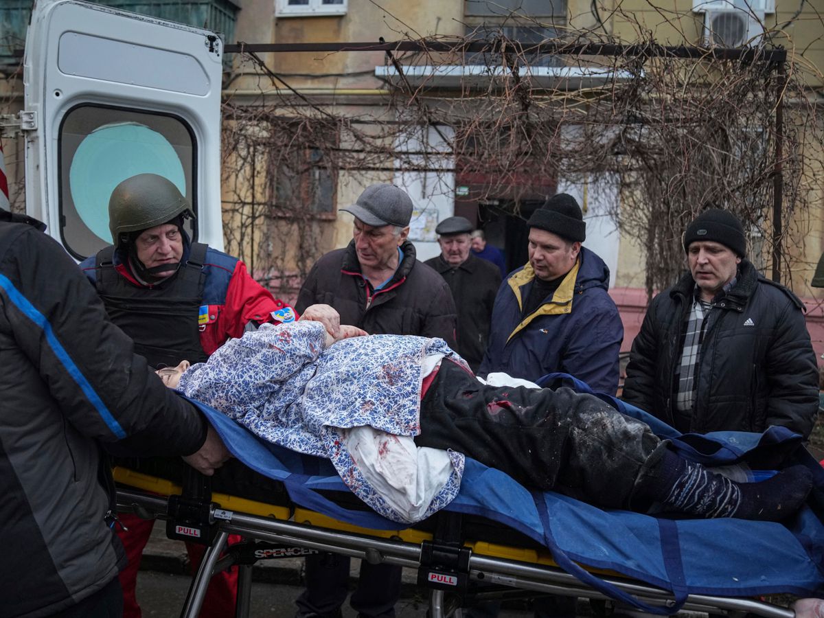 Mariupol, la ciudad de Ucrania donde la gente muere en la cola del pan