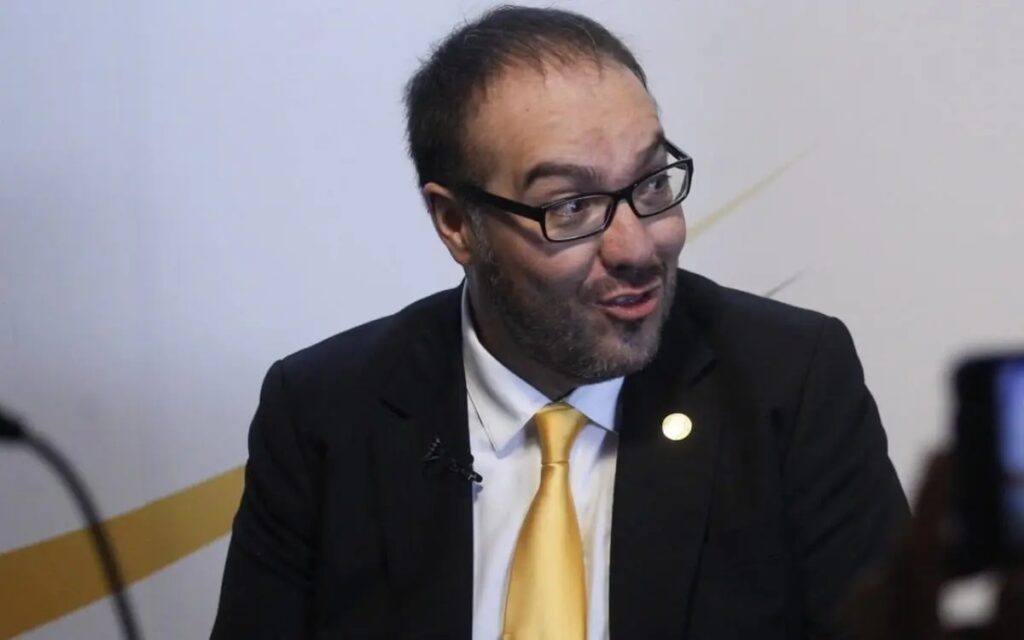 Mauricio Toledo denuncia persecución política contra su familia