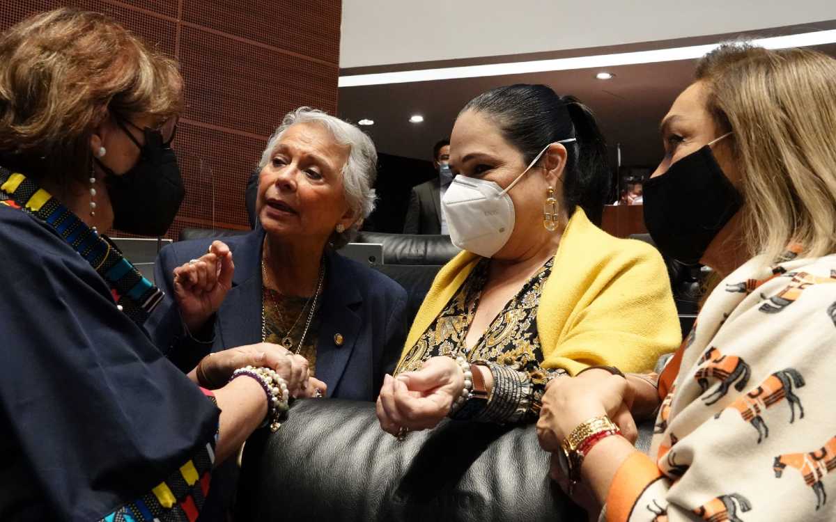 Mayoría morenista se disciplina y pasa decreto que permite a funcionarios promover la consulta