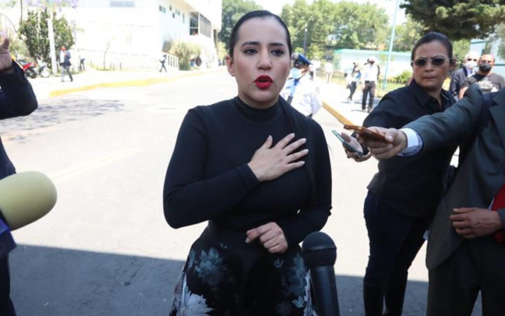 Me disculpo, pero no reconozco los hechos: Sandra Cuevas