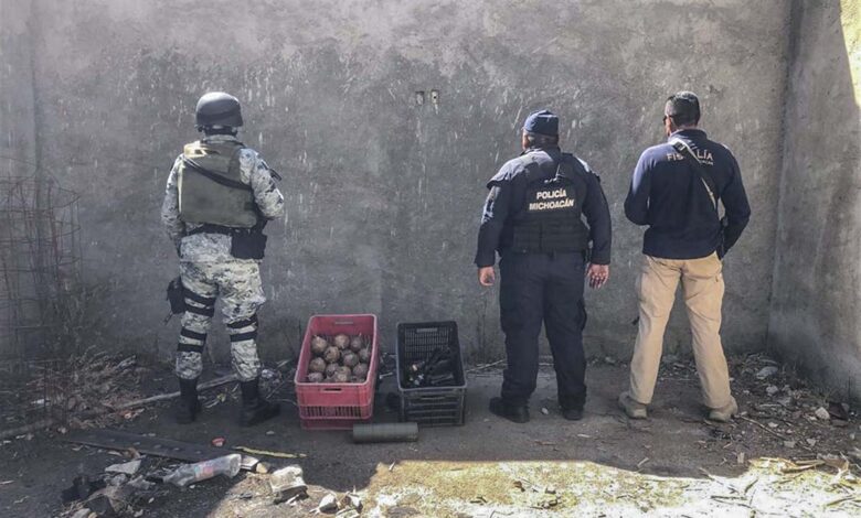 Michoacán: Aseguran 'fábrica' de explosivos para drones del narco, cerca del lugar de presunta masacre en velorio