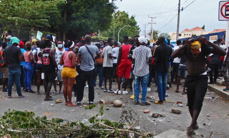 Migrantes agreden a elementos de la Guardia Nacional en Tapachula, Chiapas