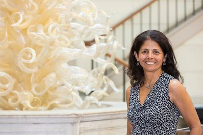 La bióloga Patricia Brennan posa en las instalaciones del Mount Holyoke College.