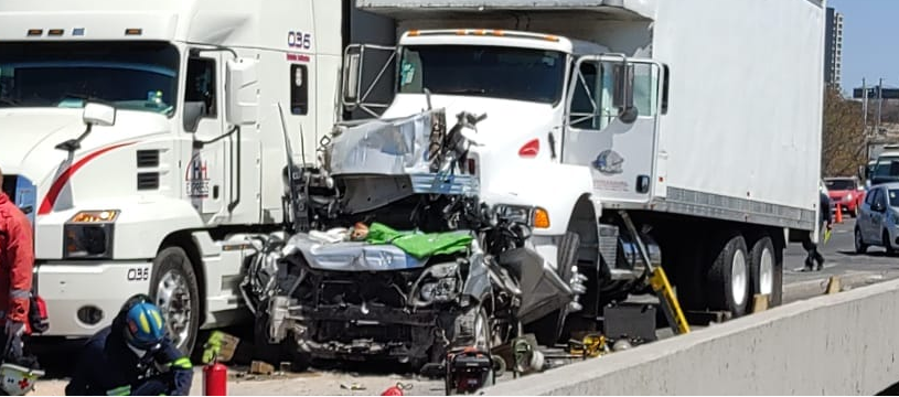 Muere mujer prensada, en fatal accidente, sobre la autopista México- Querétaro