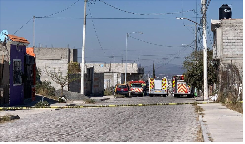 Mueren dos niños al incendiarse su vivienda en Querétaro, tragedia familiar en Colinas de Menchaca
