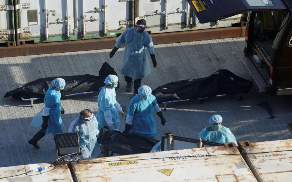 Muertes por Covid-19 en el mundo bajan por primera vez a niveles de marzo de 2020: OMS