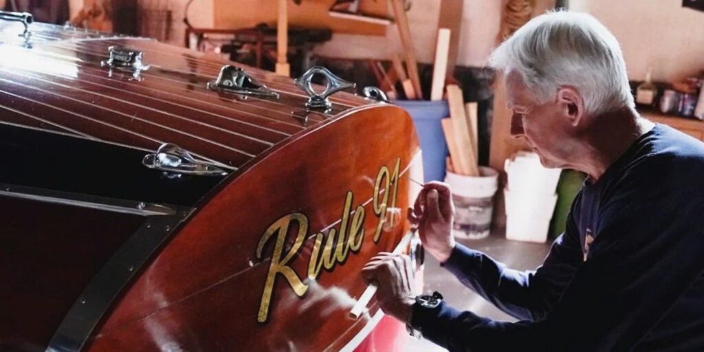 NCIS: Cómo Gibbs saca su bote del sótano