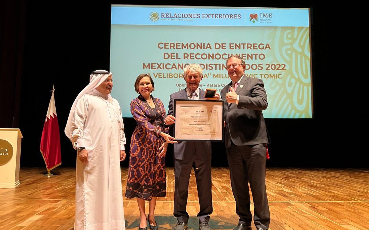 Otorgan a Velibor Milutinovic el galardón “Mexicanos Distinguidos 2022” | Video