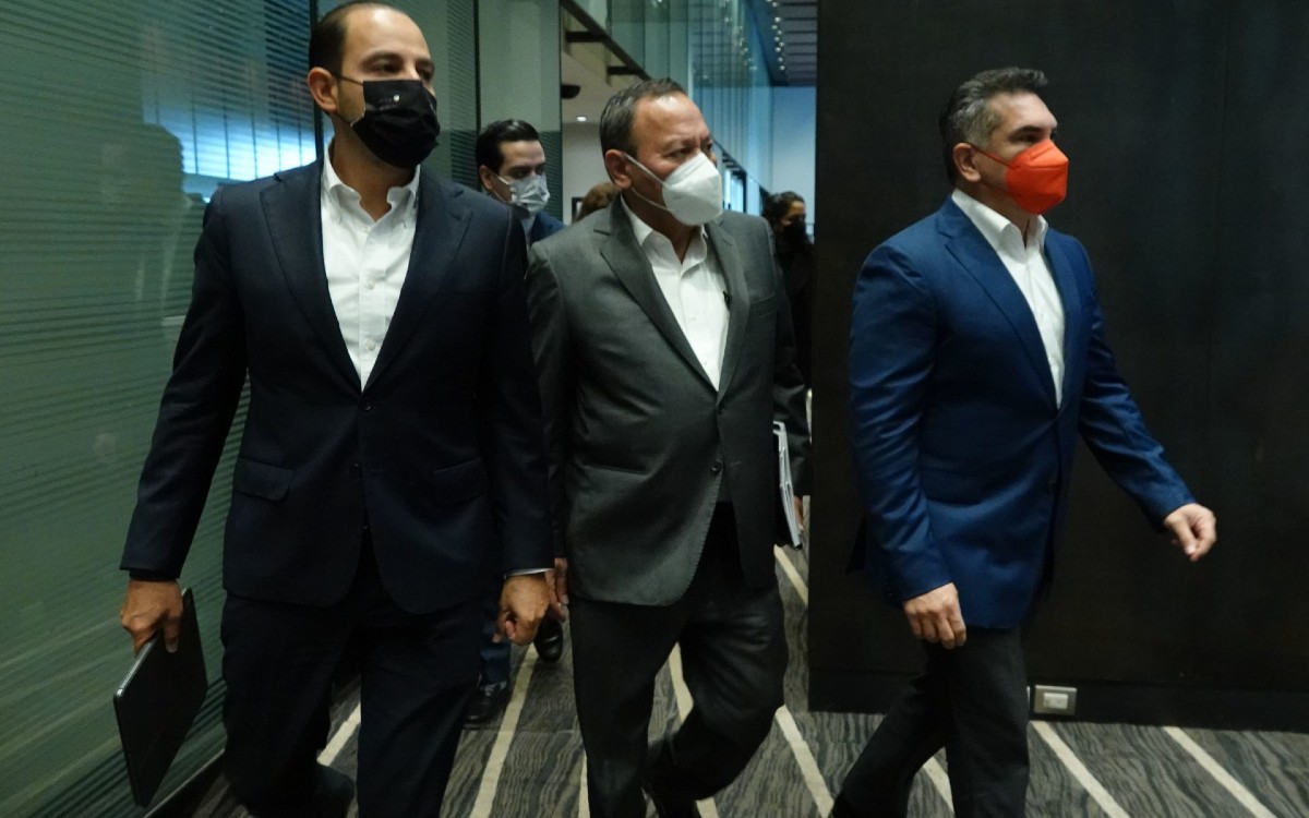 PAN, PRI y PRD acusan persecución política contra Sandra Cuevas