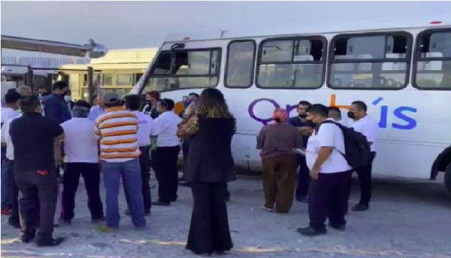 Paraliza Qrobus; transportistas hacen paro por falta de mejores condiciones de trabajo