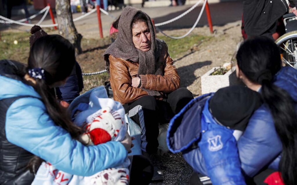 Pastor de Hungría acoge a los gitanos que huyen de Ucrania