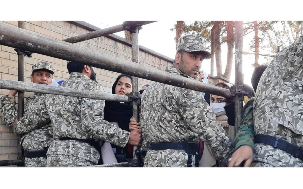 Peligra participación iraní en el Mundial Qatar 2022 por prohibir ingreso de mujeres al Estadio Emam Reza | Video