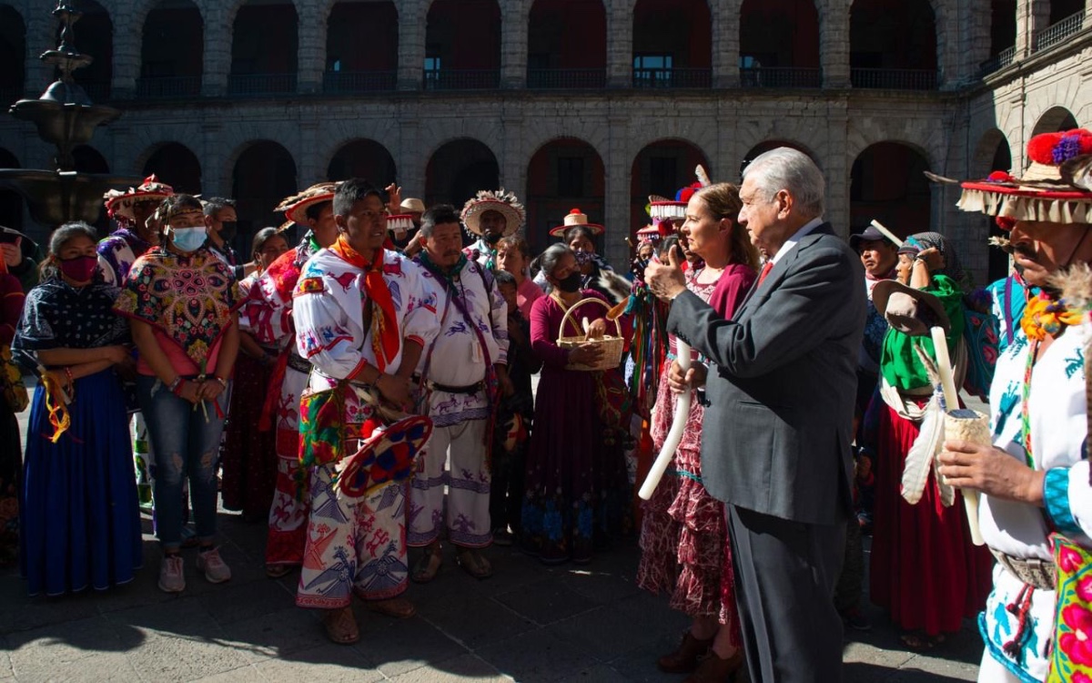 Piden a AMLO protección de lugares sagrados de Wirikuta; él instruye que se elabore plan regional | Video